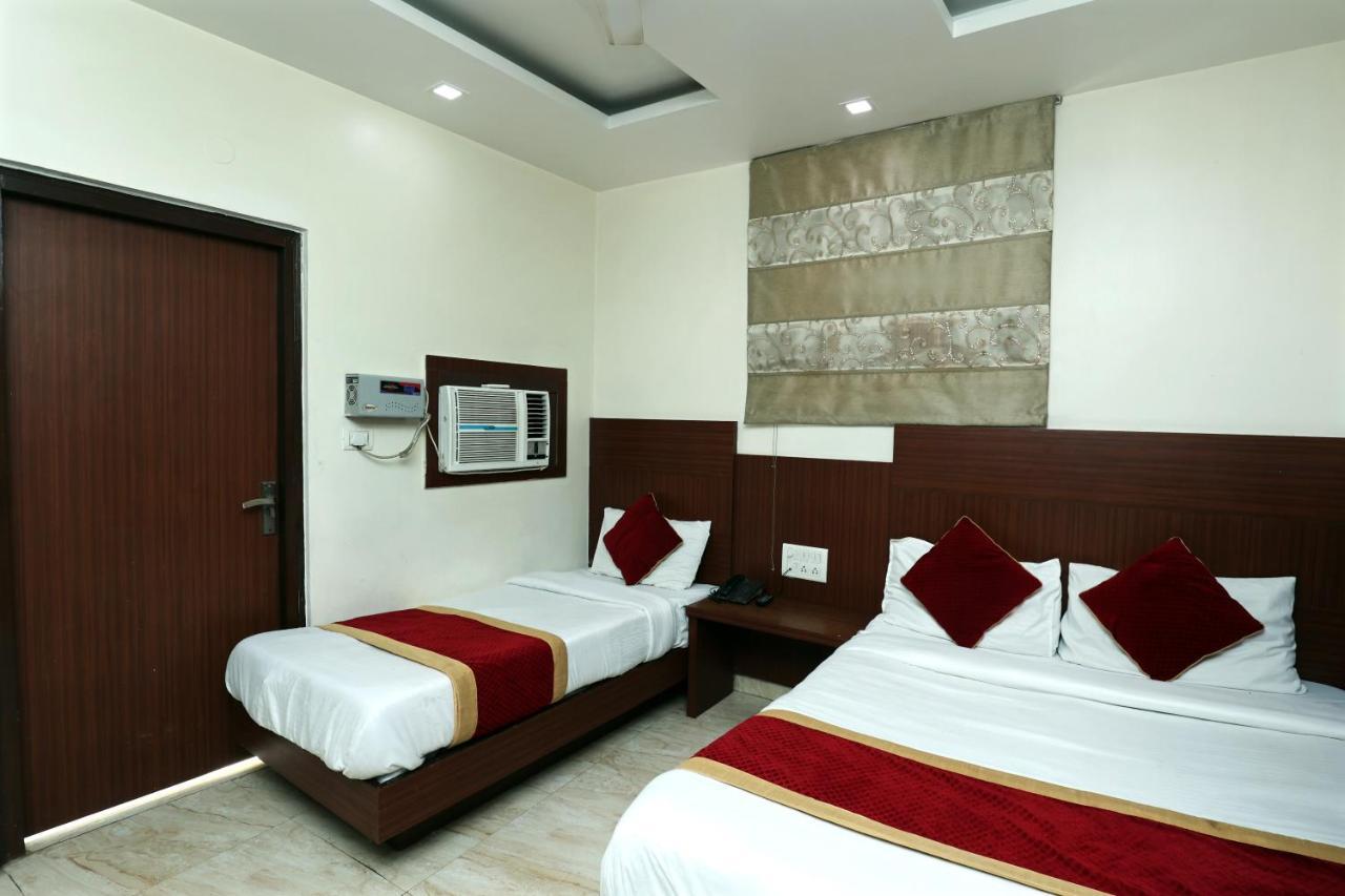 Hotel Toto International Dx New Delhi Exterior photo